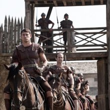 The Eagle: Channing Tatum in una scena del film con Denis O'Hare