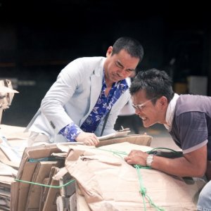 A sinistra, Lau Ching Wan nel film Life Without Principle, di Johnny To