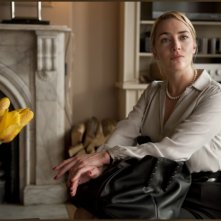 Kate Winslet in una scena della black comedy Carnage di Polanski
