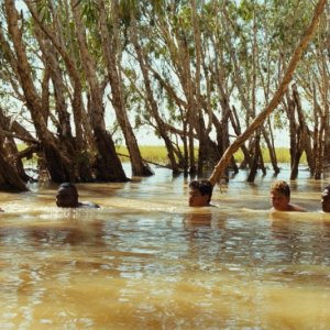 Mad Bastards: una sequenza del film