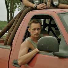 Alexander Skarsgard nel thriller Cani di paglia (2011)