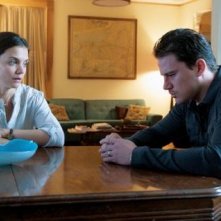 Katie Holmes e Channing Tatum in una drammatica scena di The Son of No one