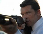 Sam Worthington, Jean Reno e Jacob Batalon nell'heist movie ad alta quota Lift