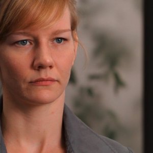 Sandra Hüller nel drammatico Above Us Only Sky