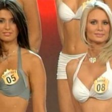 Miss Italia 2011 Valentina Vidal E Sarah Baderna Durante La Seconda Serata 215286