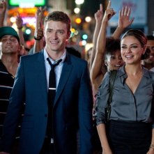 Justin Timberlake con Mila Kunis in una immagine di Amici di letto