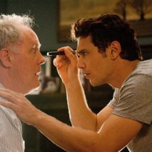 James Franco ne L'alba del pianeta delle scimmie: una sequenza del film