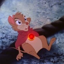 La topolina Brisby in una scena del film d'animazione Brisby e il segreto di NIMH (1982)