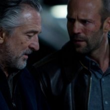 De NIro e Statham in una sequenza di Killer Elite