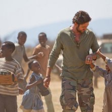 Gerard Butler in una bella scena di Machine Gun Preacher