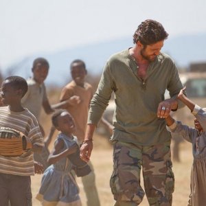 Gerard Butler in una bella scena di Machine Gun Preacher