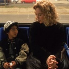 Gloria: Sharon Stone e Jean-Luke Figueroa in una scena del film di Sidney Lumet