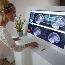 Jeanette Hain in una sequenza di Transfer