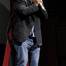 James Belushi suona l'armonica nel corso della masterclass tenuta al Roma Fiction Fest 2011