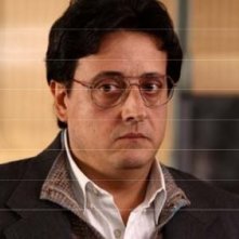 Massimo De Lorenzo in un'immagine della fiction Il signore della truffa