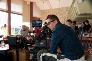 Nicolas Winding Refn dietro la macchina da presa sul set di Drive (2011)