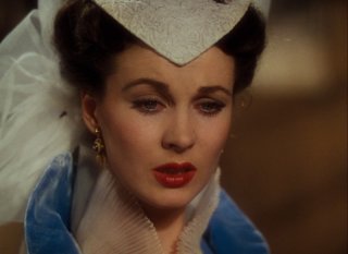 Vivien Leigh interpreta Rossella O'Hara in una scena di Via col vento