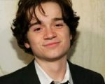 Dan Byrd al liceo con Suburgatory