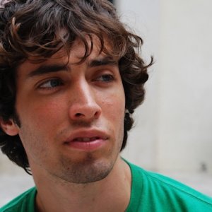 Oltre il mare: Alberto Galetti interpreta Francesco, l'emotivo del gruppo