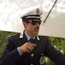 Alessandro Gassman è un comandante dei vigili in 'Baciato dalla fortuna'