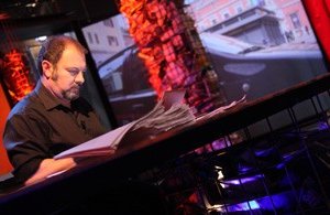 Blu Notte: Carlo Lucarelli conduce la trasmissione