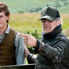 Steven Spielberg e Jeremy Irvine sul set di War Horse