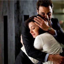 Daniele Pecci ed Erica Durance nella fiction Sei passi nel giallo - Gemelle