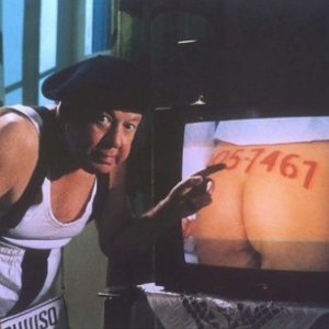 Fantozzi - il ritorno: il ragionier Ugo alle prese con le tentazioni dei telefoni erotici...