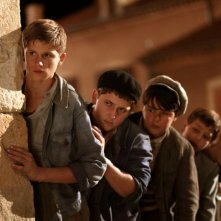 La nouvelle guerre des boutons: una scena del film