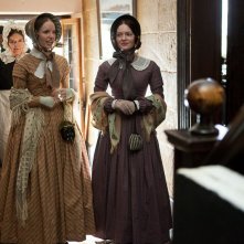 Jane Eyre: Holliday Grainger e Tamzin Merchant in una scena del film