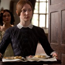 Jane Eyre: una scena con protagoniste Mia Wasikowska e Imogen Poots