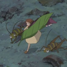 Arrietty - Il mondo segreto sotto il pavimento: due grilli accompagnano la giovane protagonista