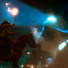 I cowboys in azione in una scena del film Cowboys & Aliens