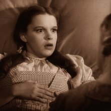Judy Garland in una sequenza del film Il mago di Oz