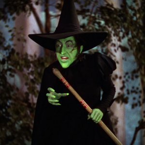 Margaret Hamilton in una scena de Il mago di Oz