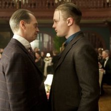 Steve Buscemi e Michael Pitt nell'episodio Ourselves Alone di Boardwalk Empire