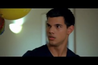 Video-recensione Abduction - Riprenditi la tua vita