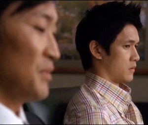 Harry Shum jr. in una scena dell'episodio di Glee Asian F
