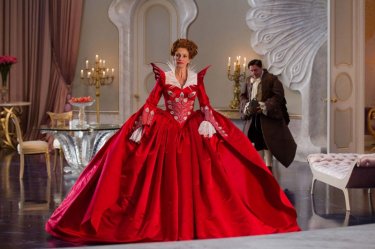 Julia Roberts in The Brothers Grimm: Snow White, nei panni della Regina