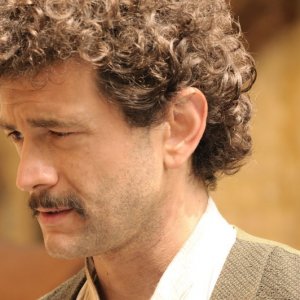 un bel primo piano di Vinicio Marchioni, protagonista di Cavalli