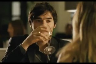 Video-recensione L'amore fa male