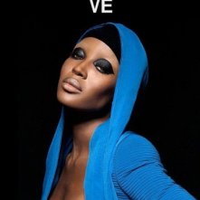 Naomi Campbell in cover su Lurve (2011) con un look alla Grace Jones