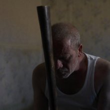 Peter Mullan in Tyrannosaur di Paddy Considine: una scena del film
