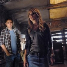 The Secret Circle: Thomas Dekker e Britt Robertson nell'episodio Bound