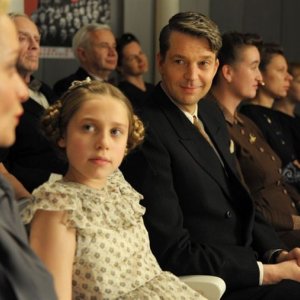 Wunderkinder: Kai Wiesinger con Mathilda Adamik  in una scena