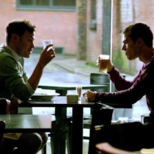 I fantasmi di Bedlam: Theo James e Will Young nel primo episodio 'Il dono di Jed'