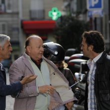 Matrimonio a Parigi: Biagio Izzo, Massimo Boldi e Enzo Salvi in una scena del film