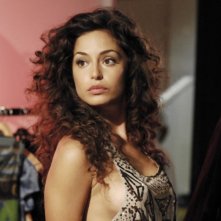 Raffaella Fico è Beatrice nella commedia Matrimonio a Parigi