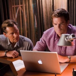 Michael C. Hall e James Remar nell'episodio Once Upon a Time della sesta stagione di Dexter