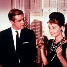 Audrey Hepburn e George Peppard in una scena di Colazione da Tiffany
